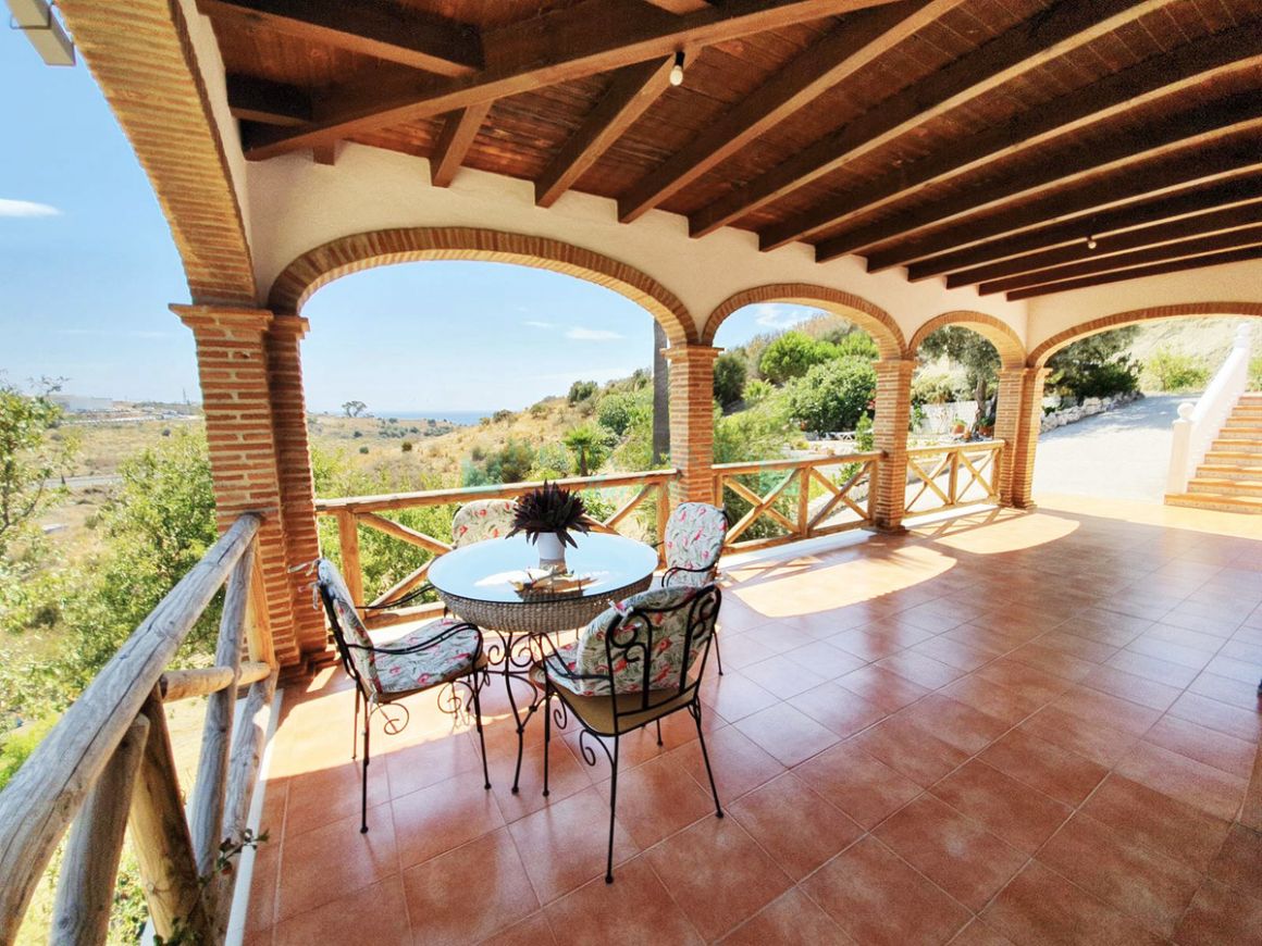 Finca for sale in Estepona