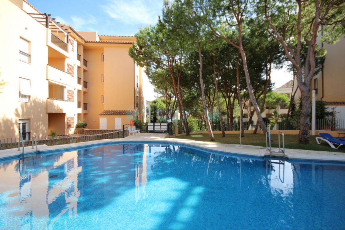 Ground Floor Apartment for sale in Elviria, Marbella East