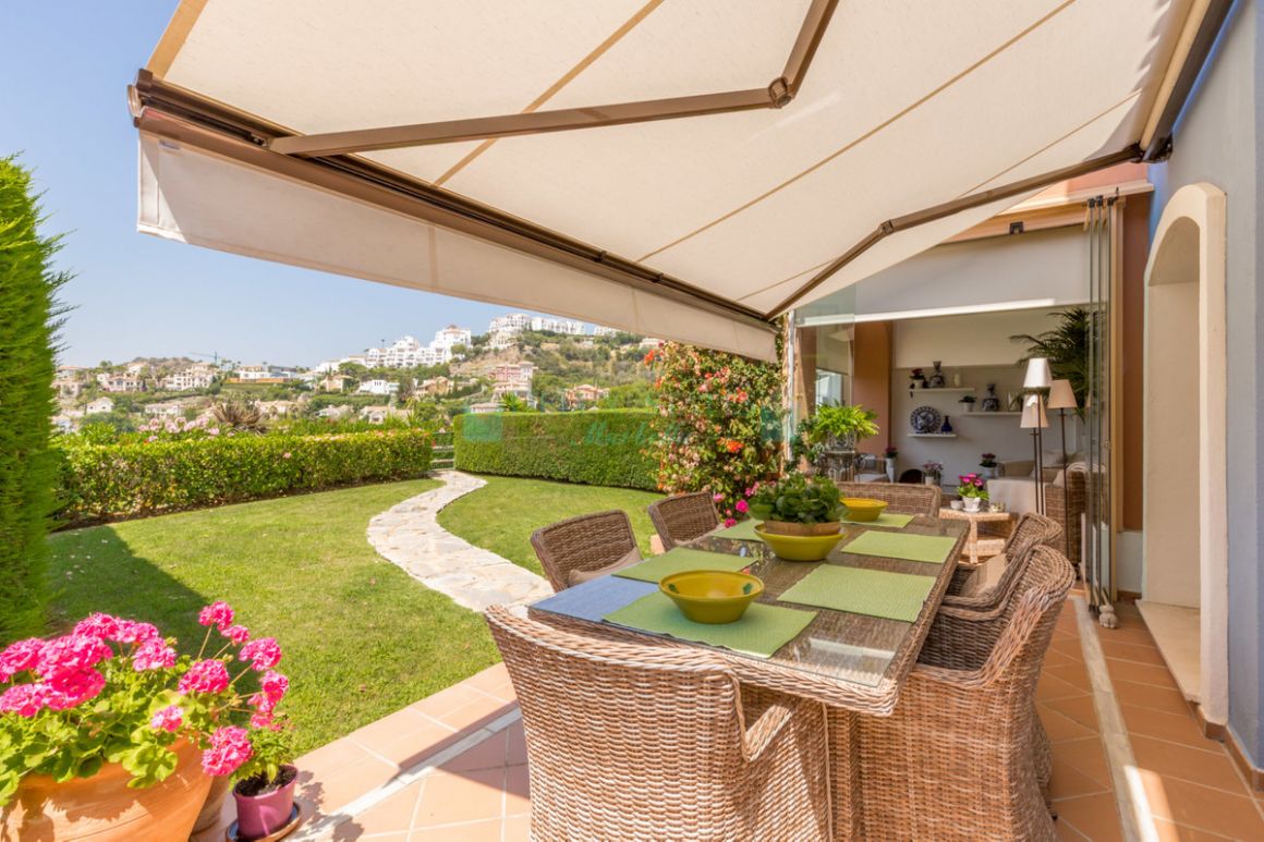 Town House for sale in Los Arqueros, Benahavis