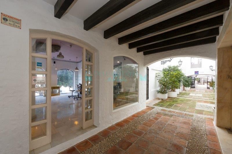 Commercial Premises for sale in Marbella - Puerto Banus