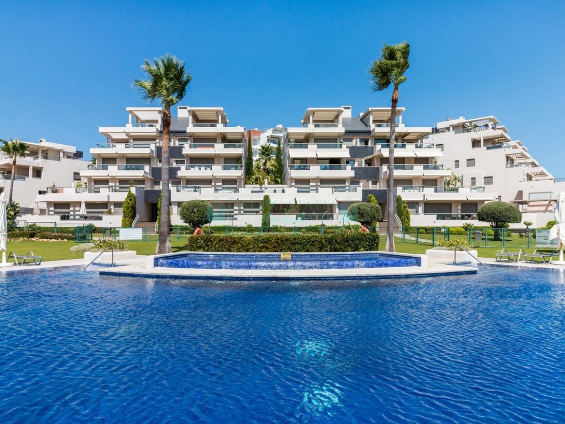 Ground Floor Apartment for sale in Los Arqueros, Benahavis