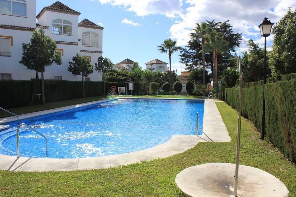 Ground Floor Apartment for sale in Costabella, Marbella East