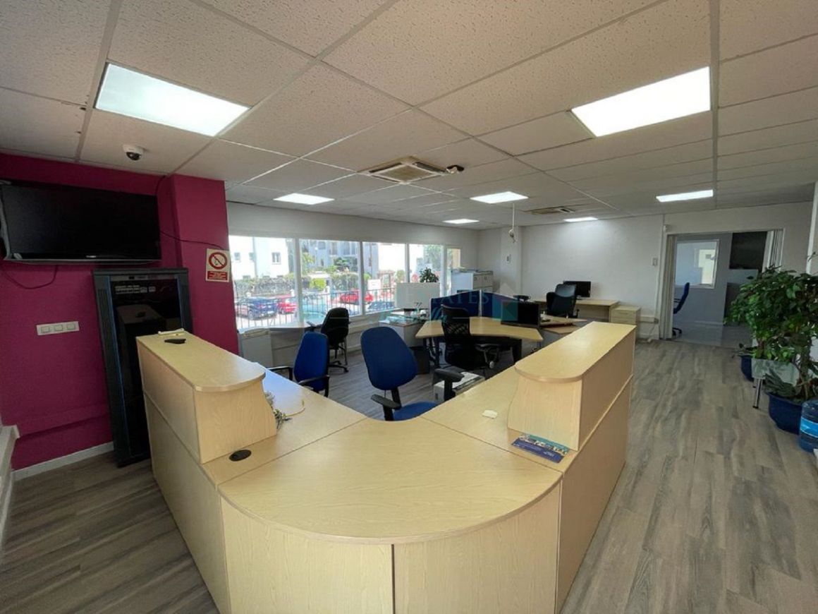 Office for sale in Diana Park, Estepona