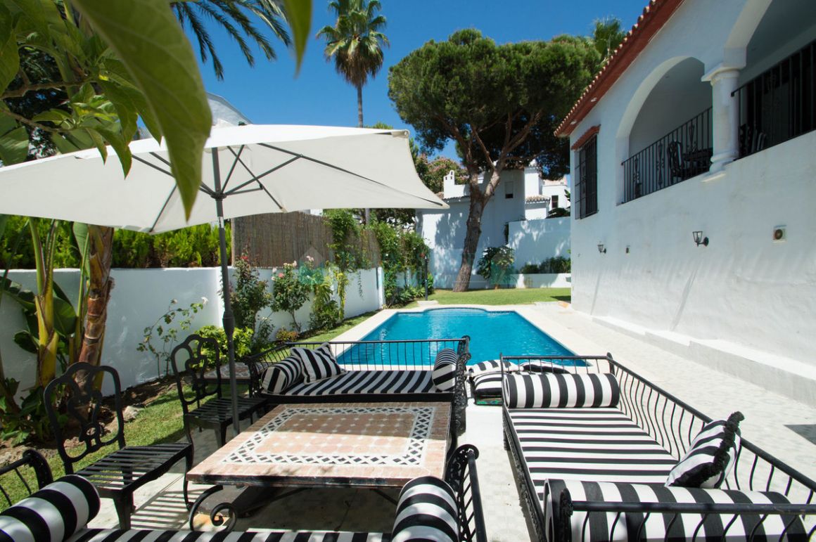 Villa for rent in Elviria, Marbella East