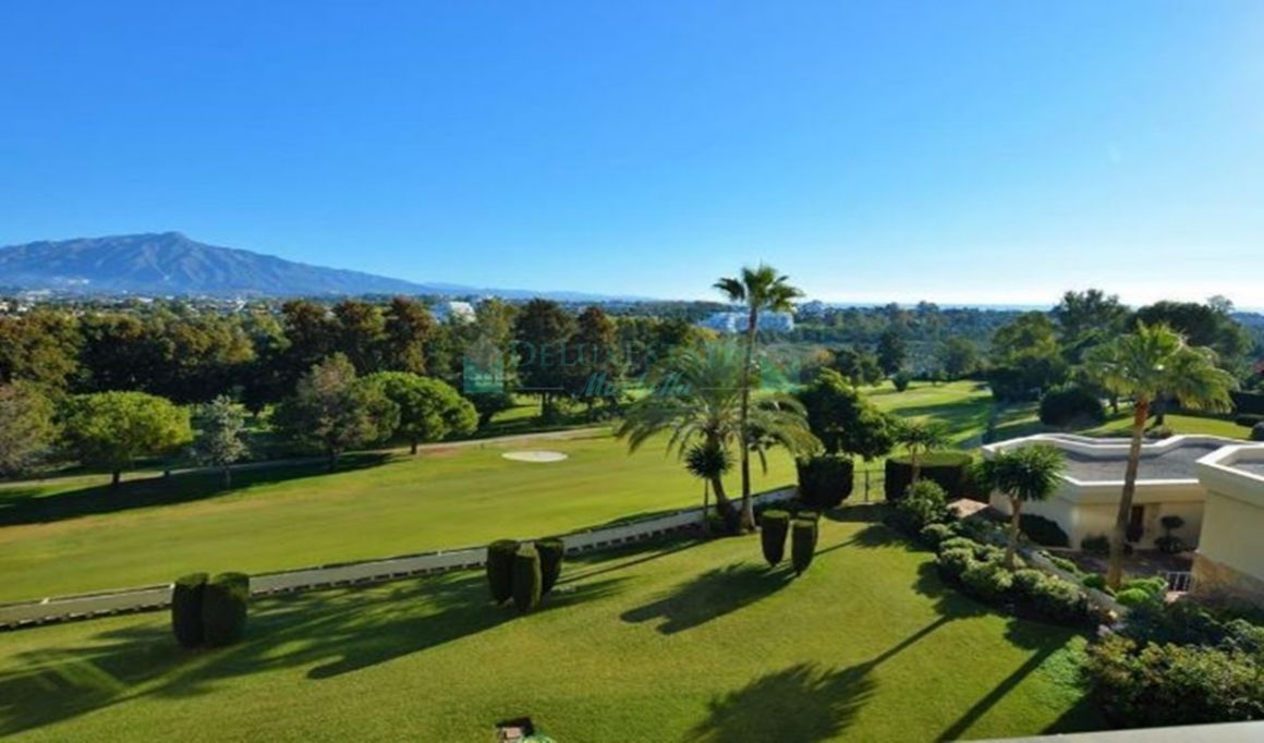 Apartment for sale in Atalaya, Estepona