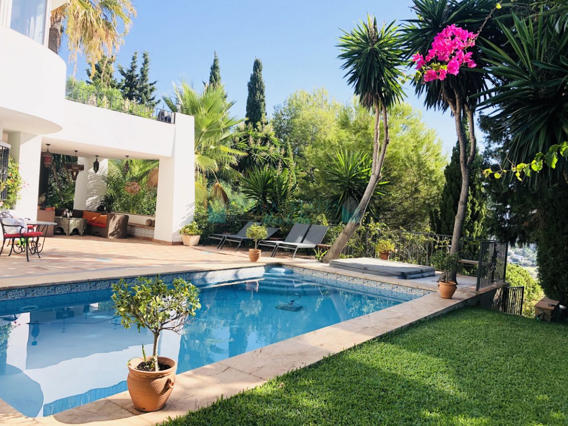 Villa for rent in Nueva Andalucia