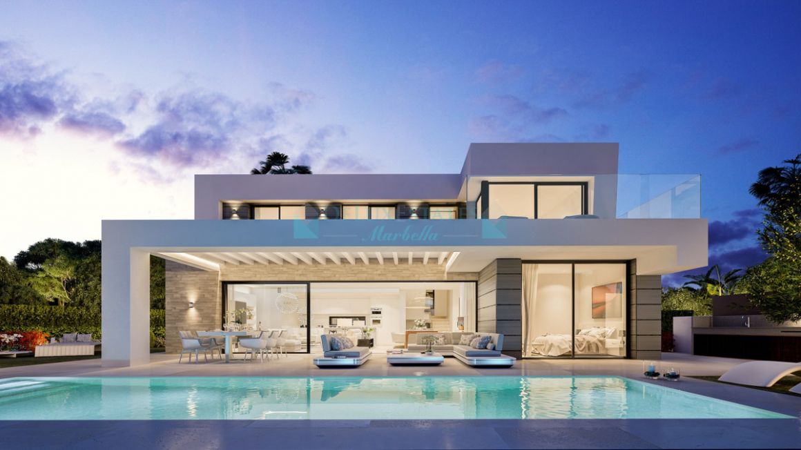 Villa for sale in Cabopino, Marbella East