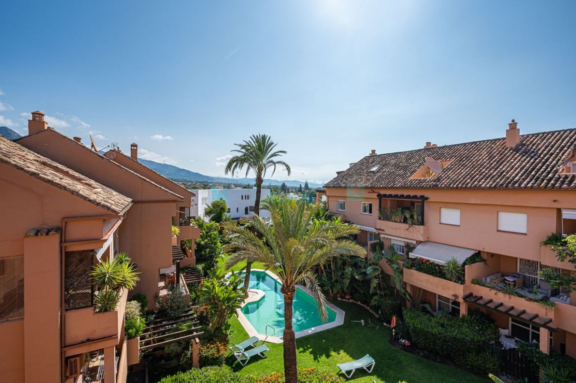 Ground Floor Apartment for sale in Marbella Golden Mile