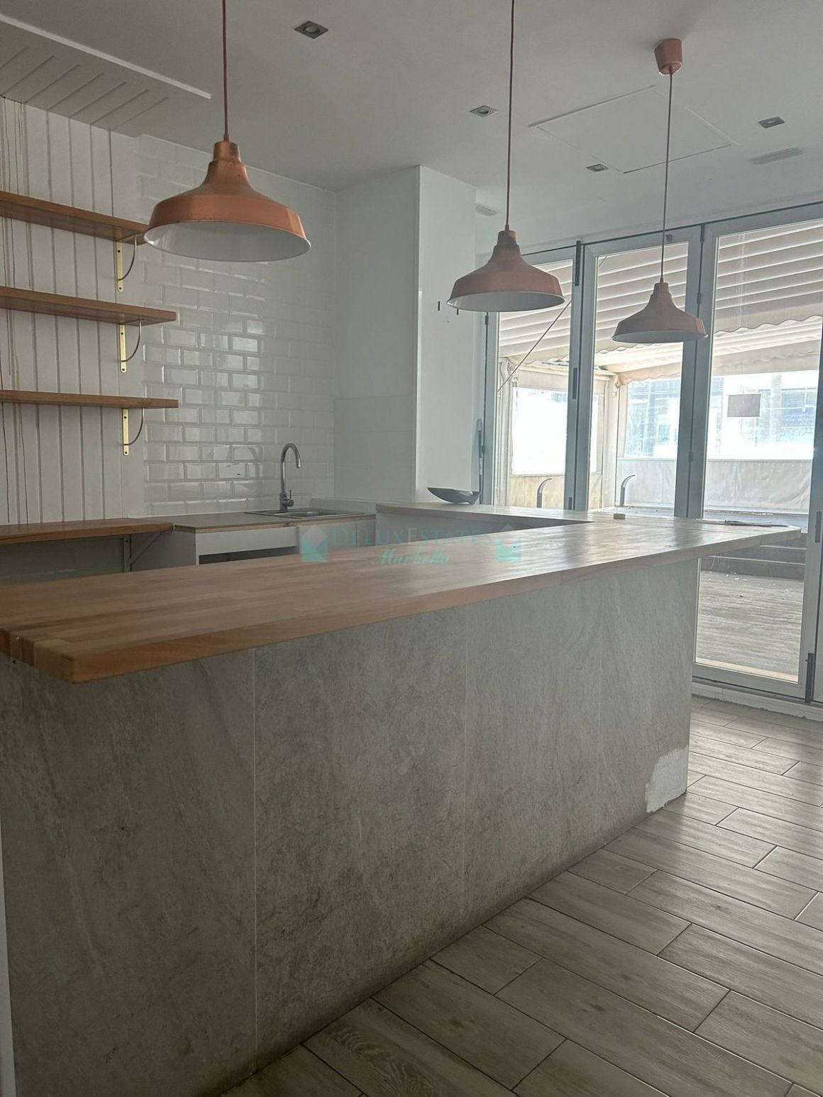 Commercial Premises for rent in Marbella - Puerto Banus