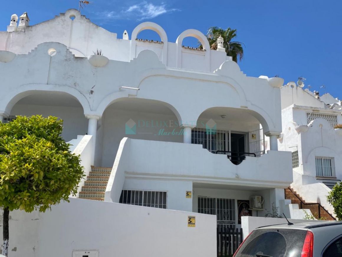 Town House for sale in Las Chapas, Marbella East