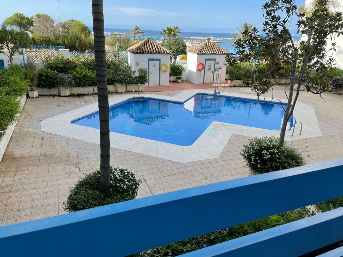 Ground Floor Apartment for sale in Estepona