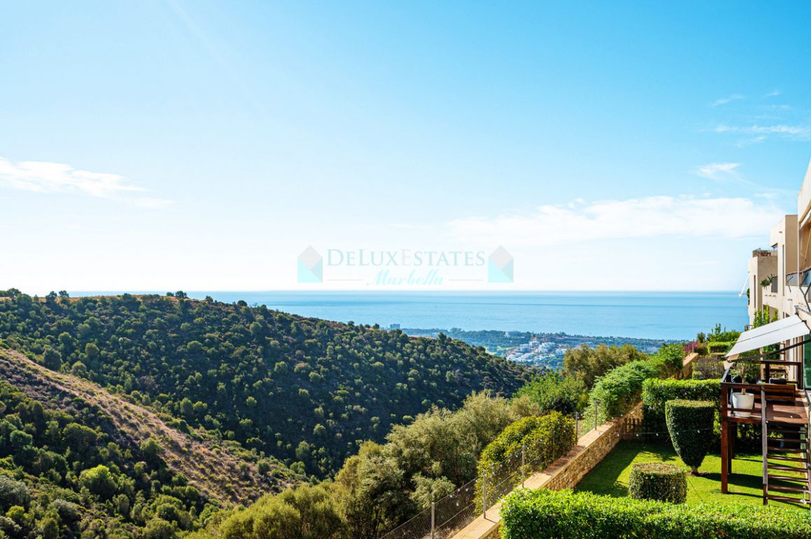 Apartment for sale in Los Altos de los Monteros, Marbella East