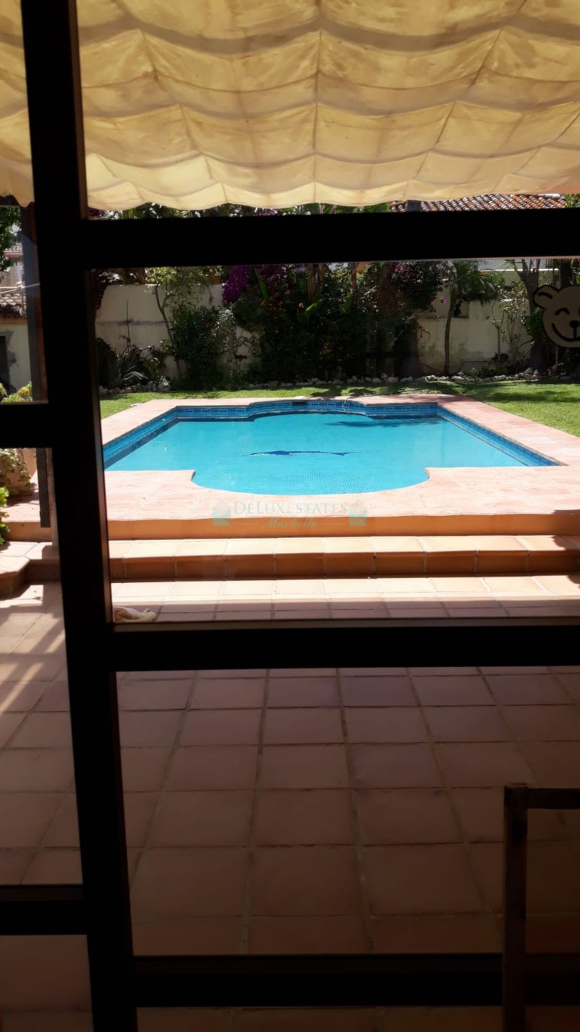 Villa en venta en Estepona