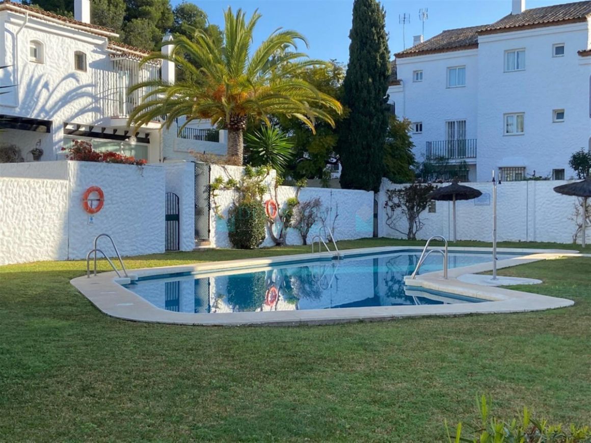 Apartment for sale in Benamara, Estepona
