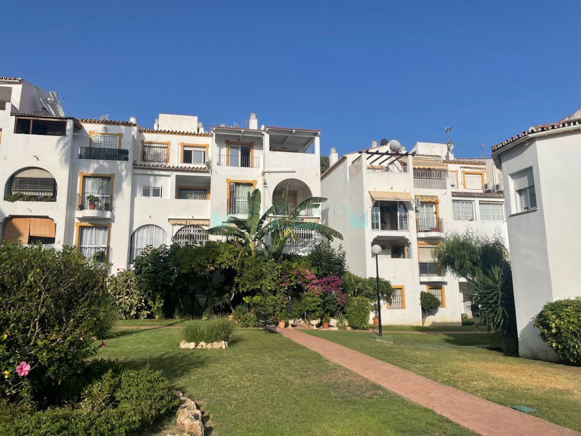 Ground Floor Apartment for sale in Atalaya, Estepona