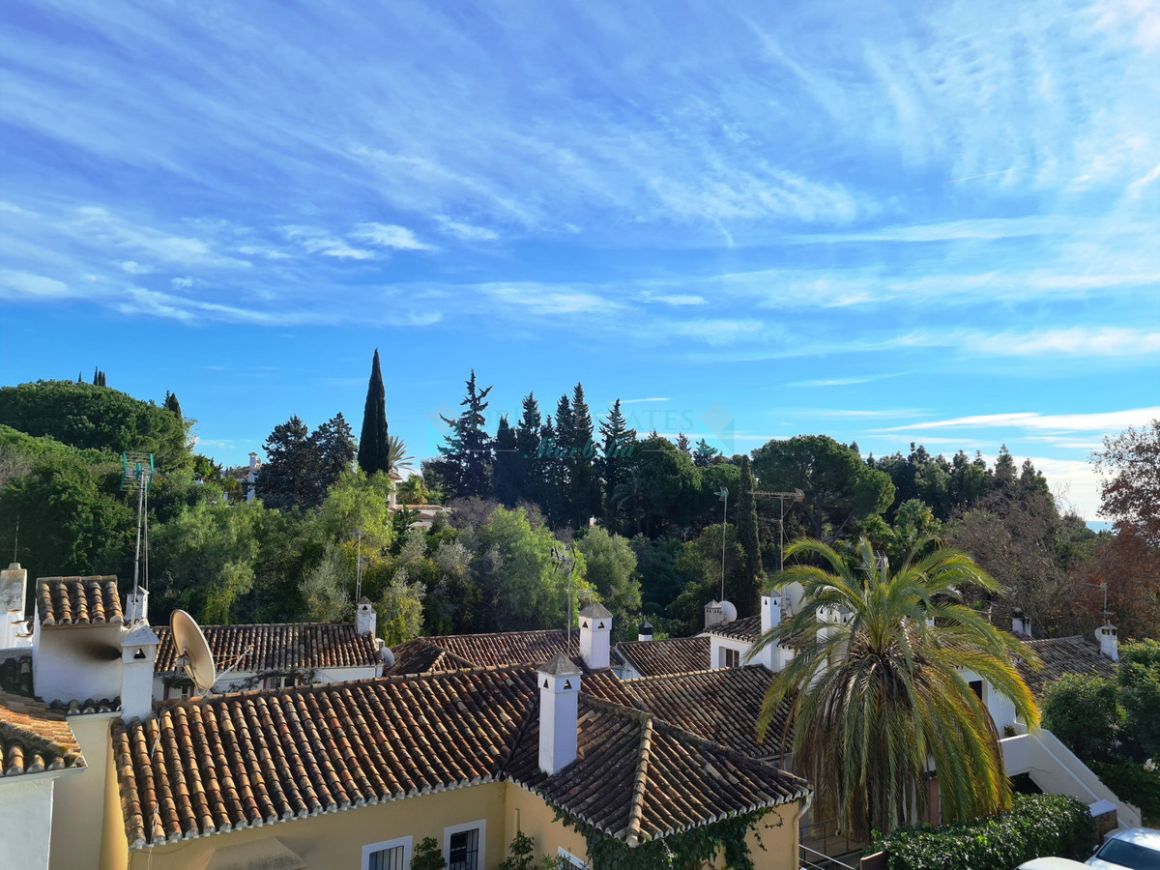 Semi Detached Villa for sale in Nagüeles, Marbella Golden Mile