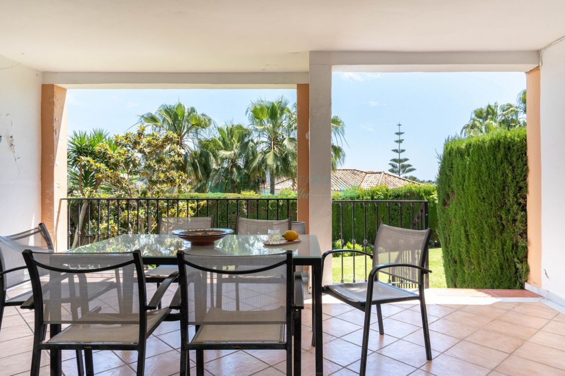 Town House for sale in Estepona