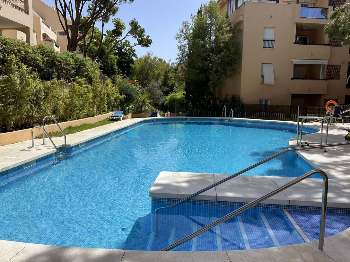 Apartment for sale in Elviria, Marbella East