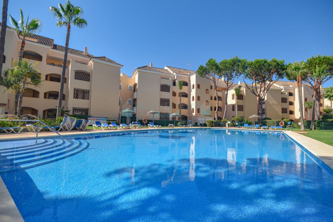 Apartment in Elviria, Marbella East