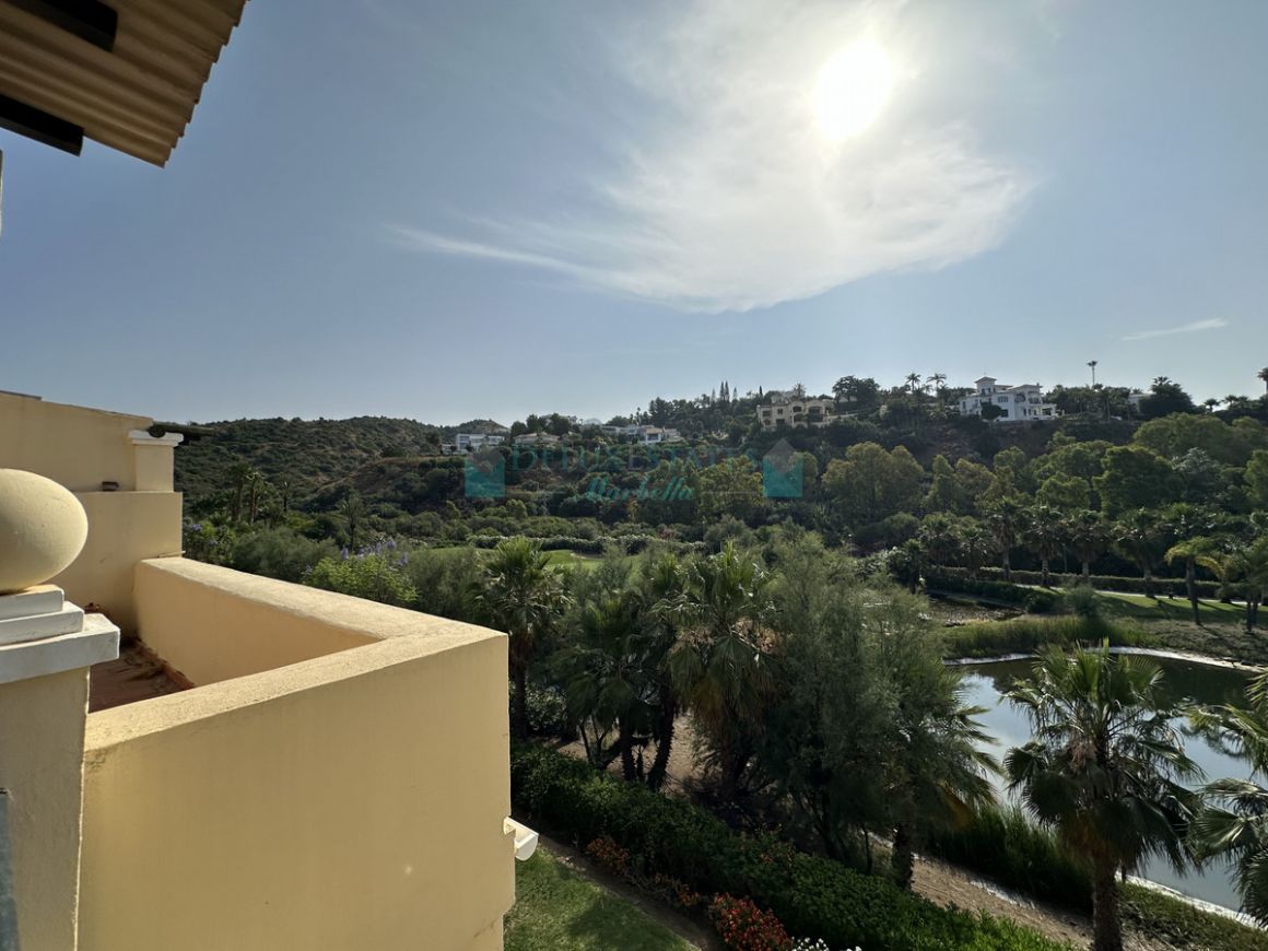 Ático en venta en Benahavis