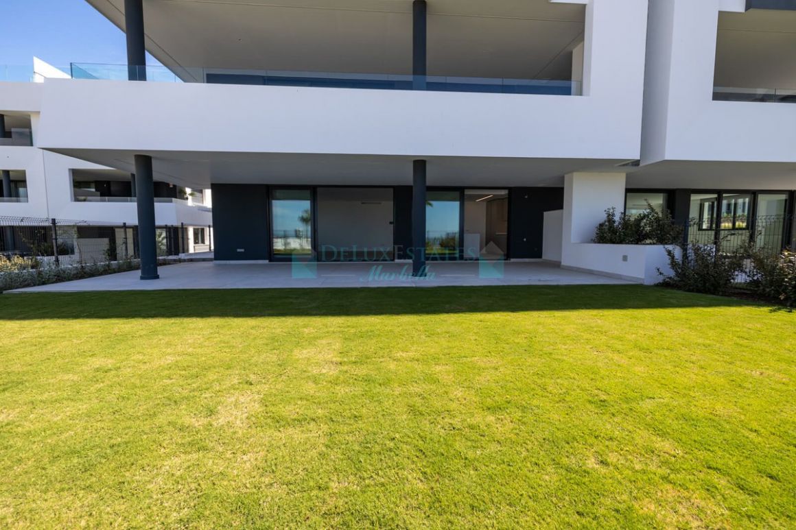 Apartamento Planta Baja en venta en  Los Monteros, Marbella Este