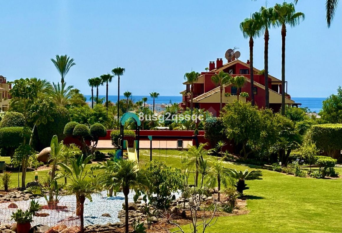 Apartment for sale in Costalita, Estepona