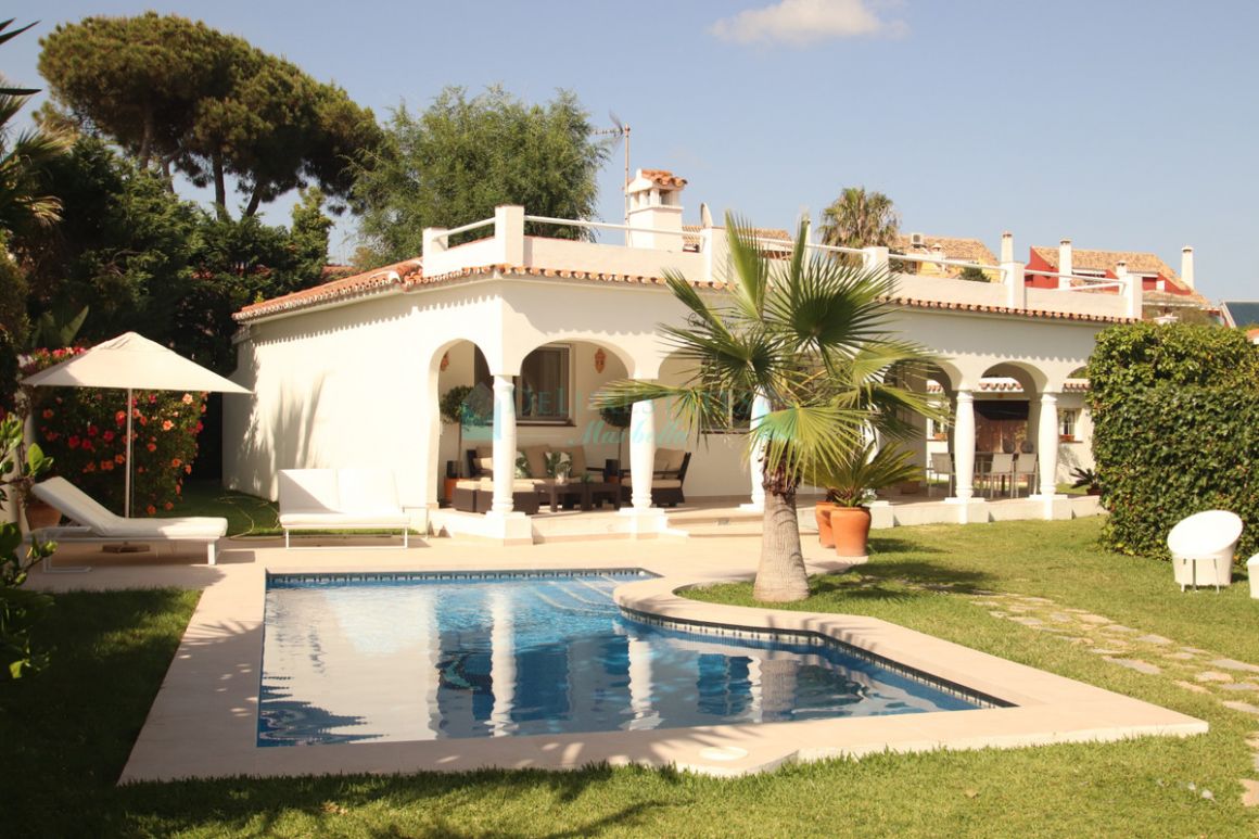 Villa for rent in Costabella, Marbella East