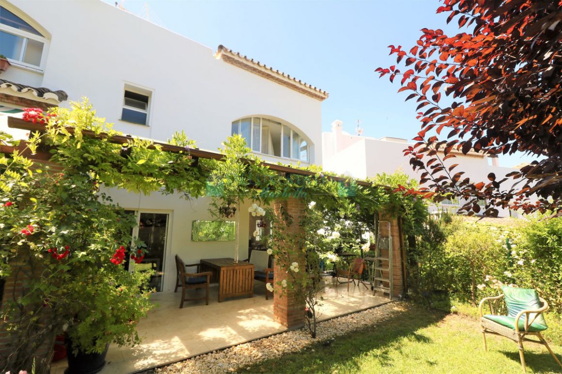 Town House for sale in Estepona