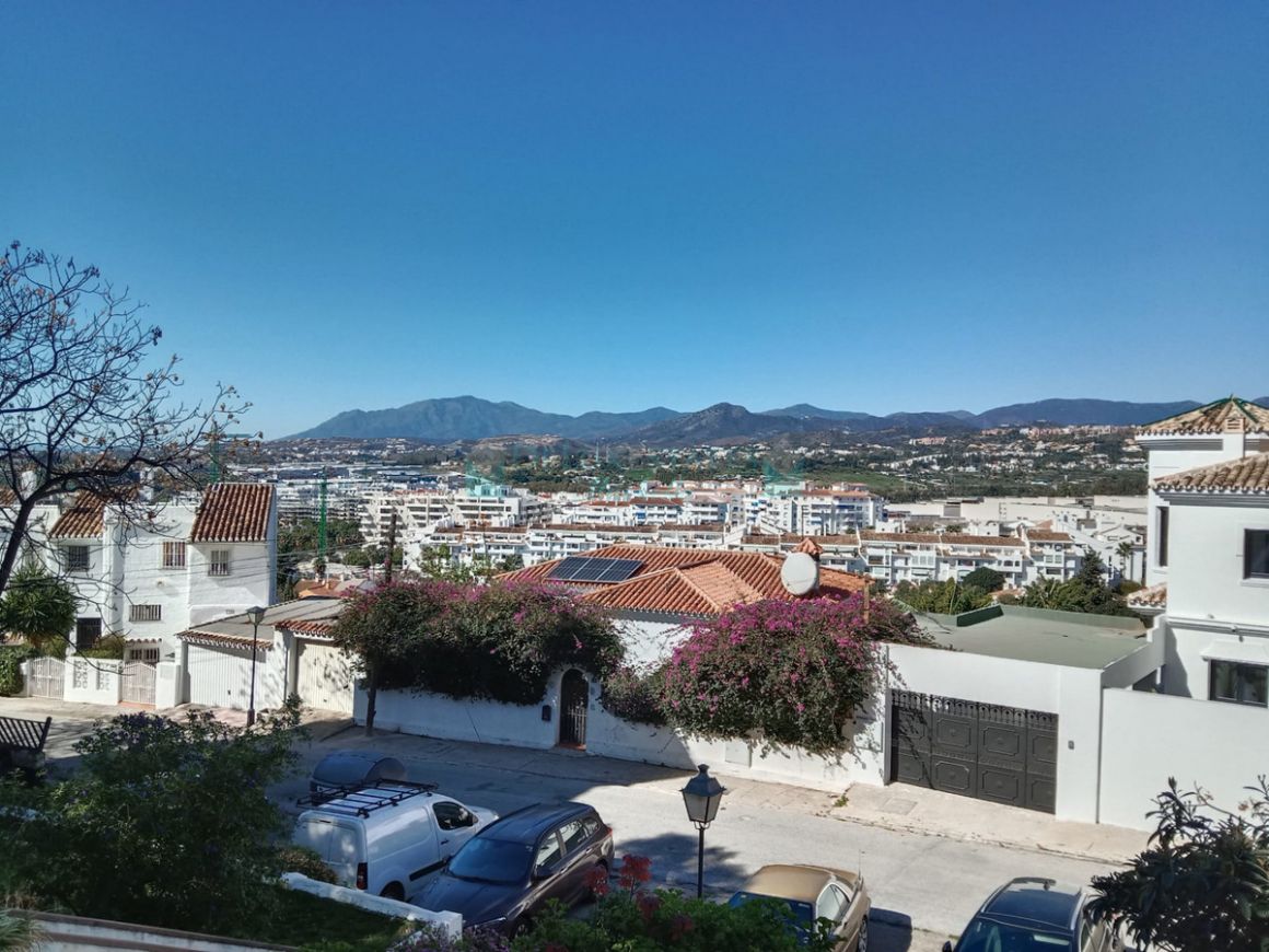 Apartamento en venta en  Las Brisas, Nueva Andalucia