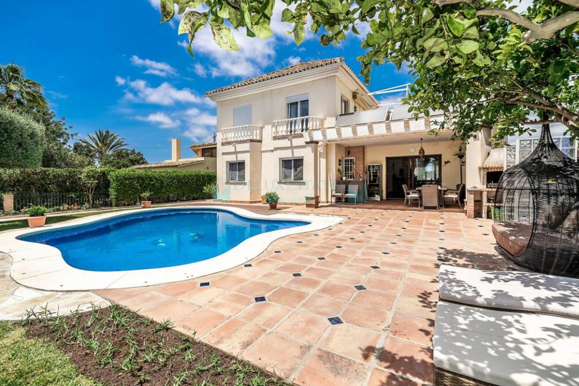 Villa for sale in Marbesa, Marbella East