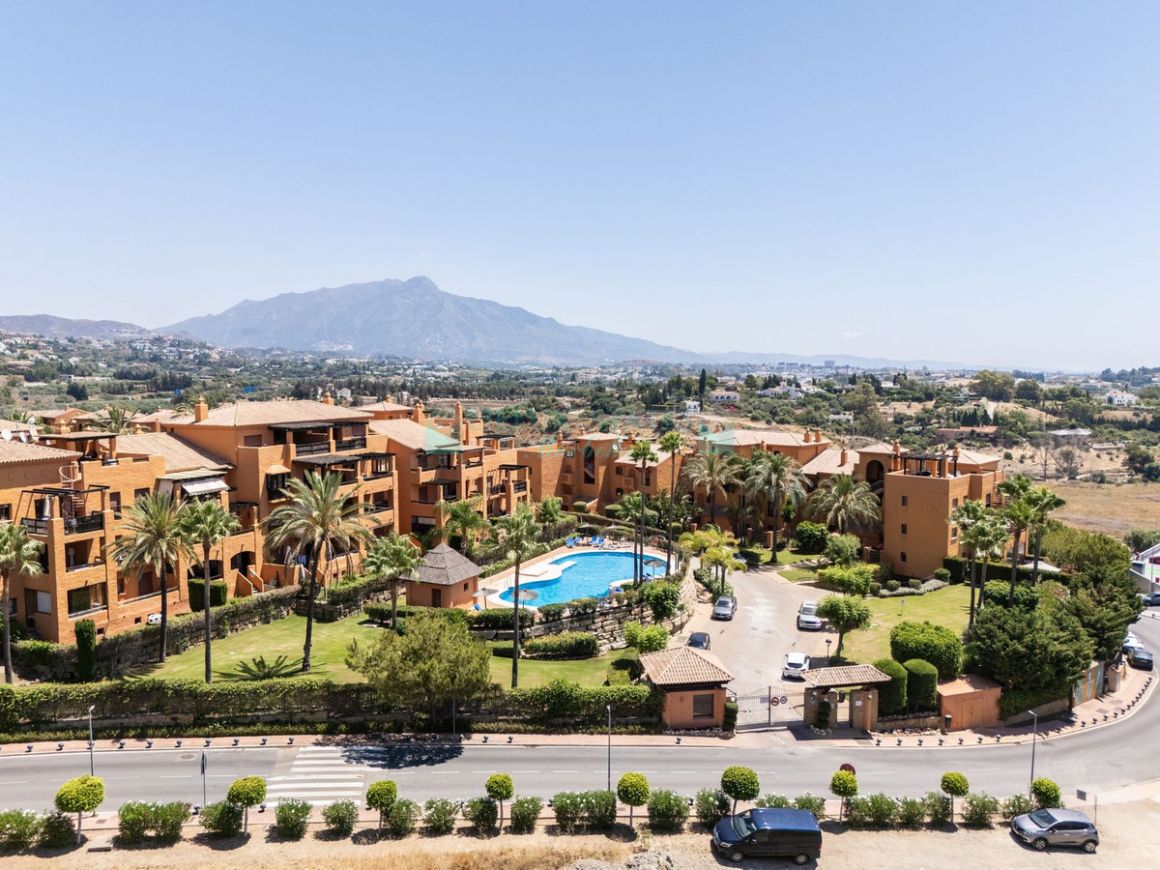Apartment for sale in Benahavis