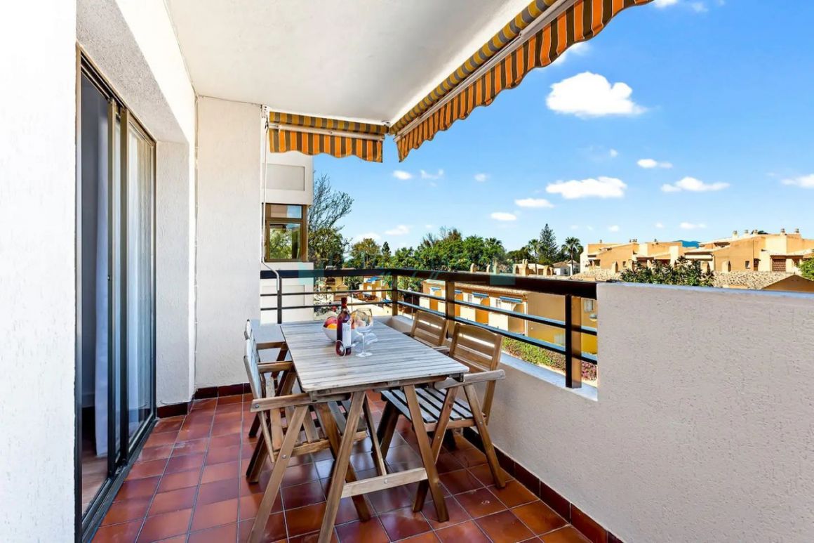 Apartment for sale in  El Rosario, Marbella East