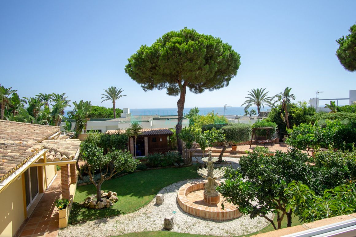 Villa for sale in Marbesa, Marbella East