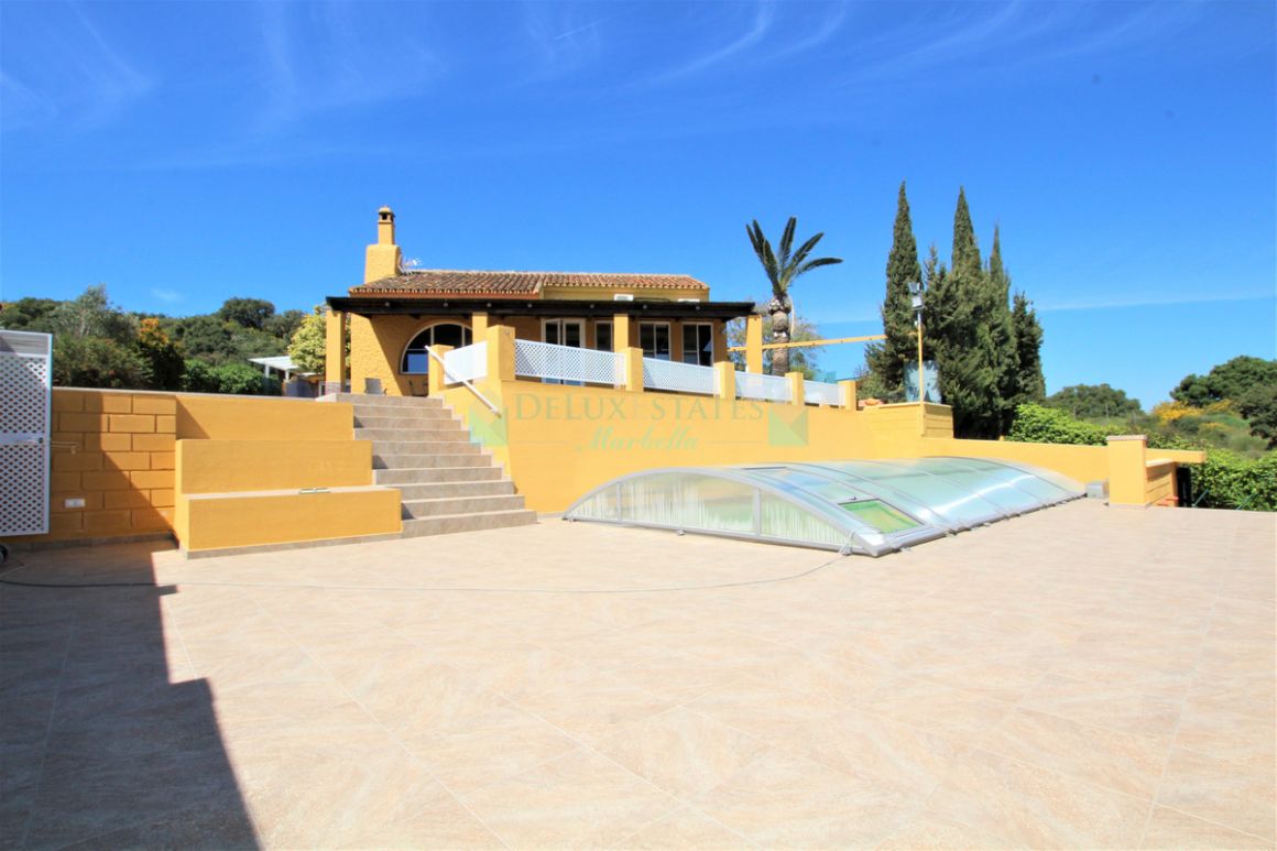 Finca for sale in La Mairena, Marbella East