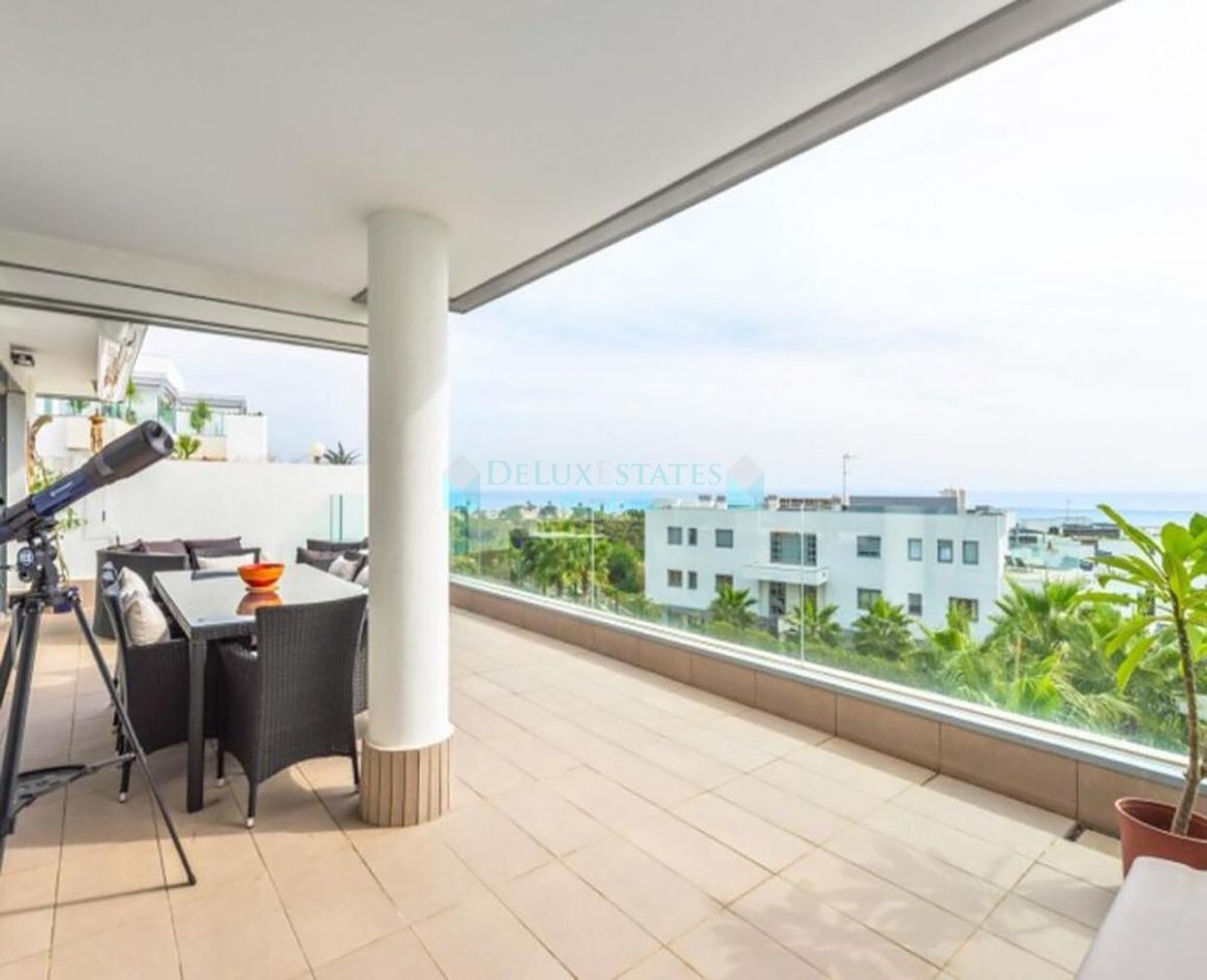 Apartment for sale in Cabopino, Marbella East