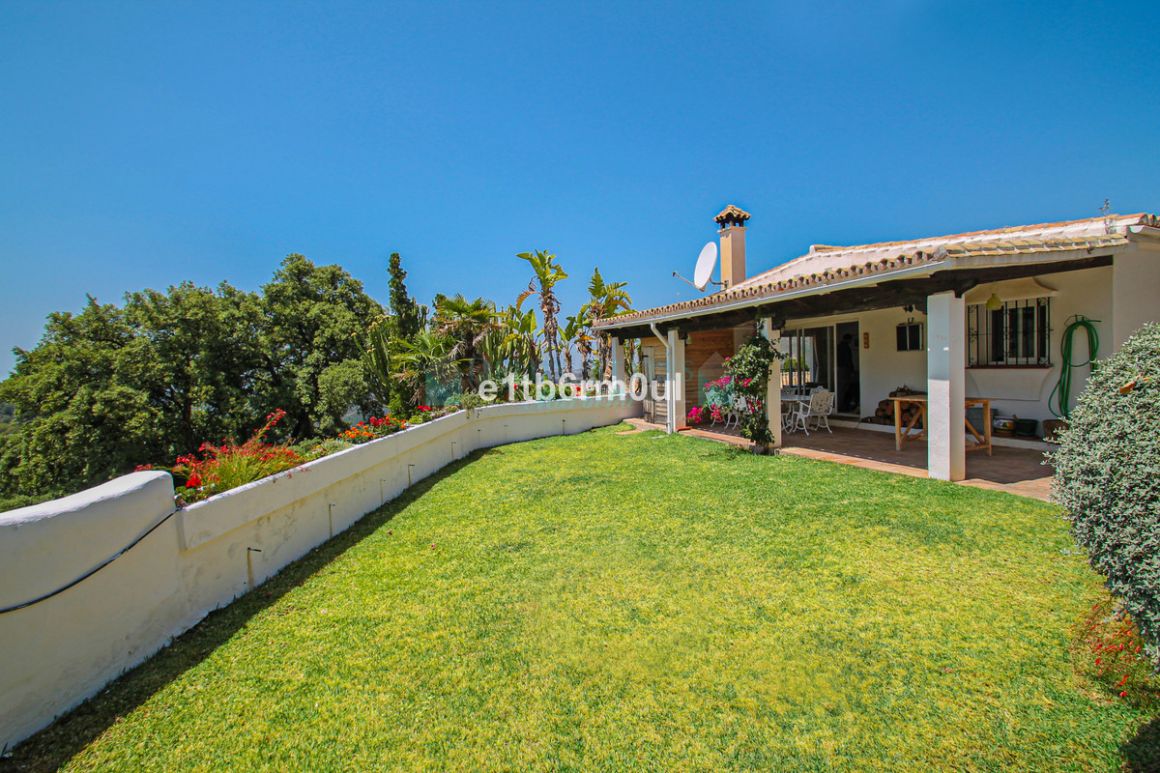 Villa for sale in Istan