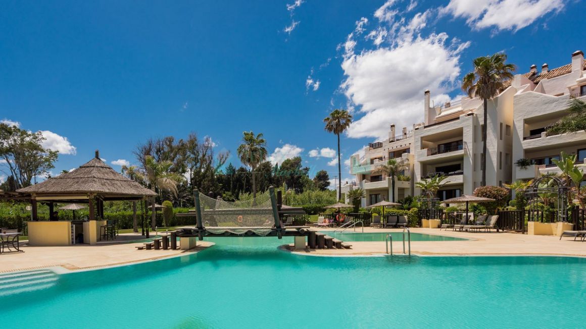 Ground Floor Apartment for sale in New Golden Mile, Estepona