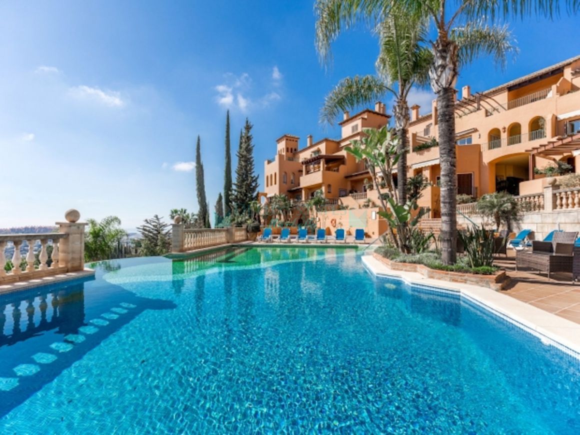 Penthouse for sale in Marbella - Puerto Banus