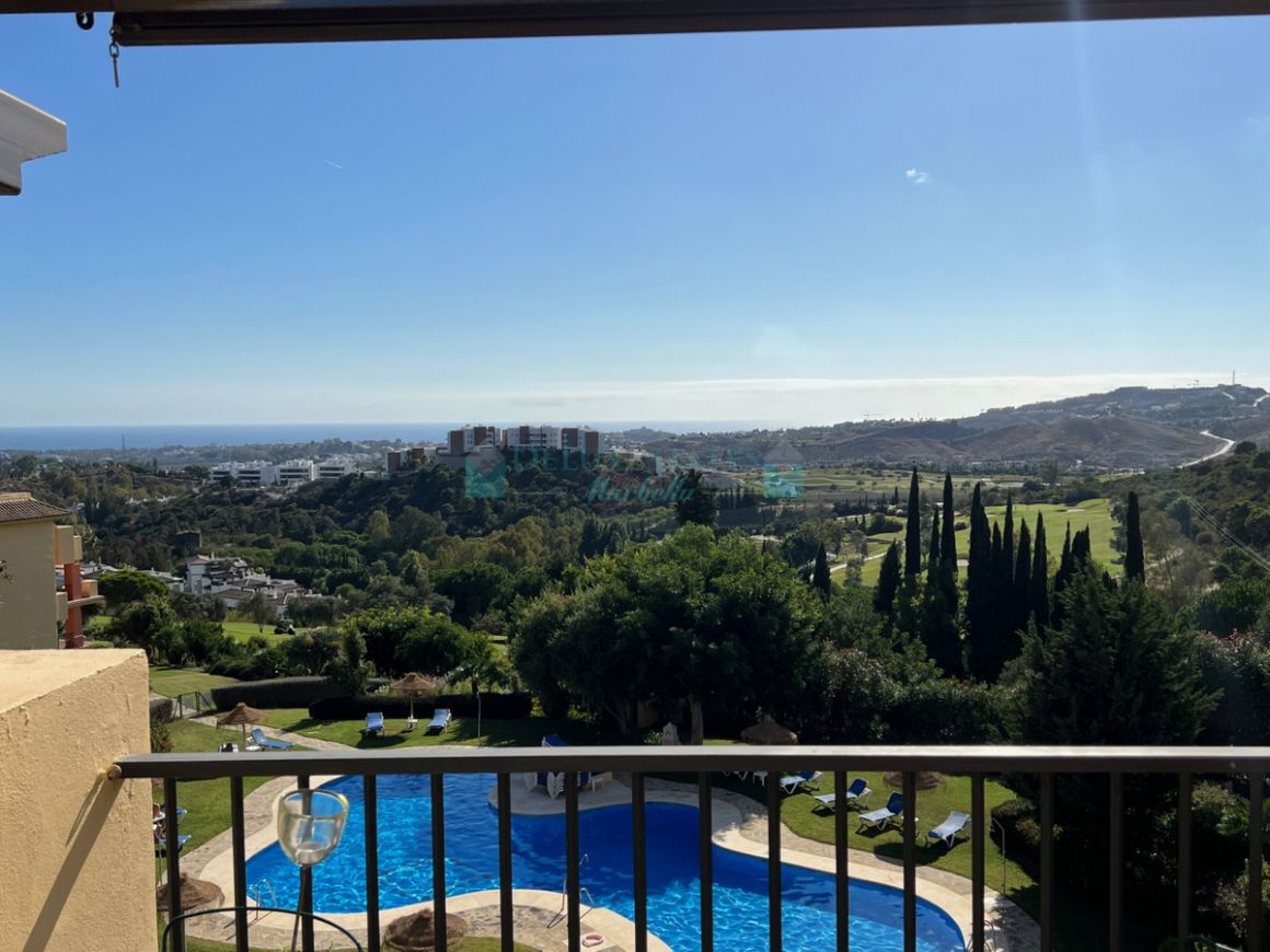 Penthouse for sale in Los Arqueros, Benahavis