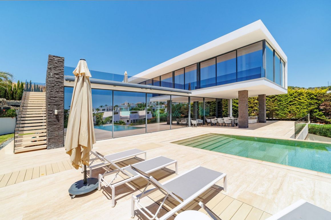 Villa for rent in Nueva Andalucia