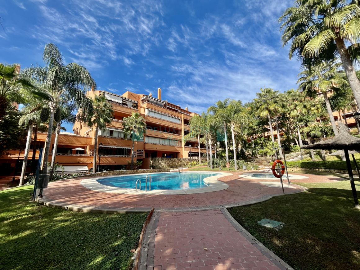 Ground Floor Apartment for sale in Marbella Golden Mile
