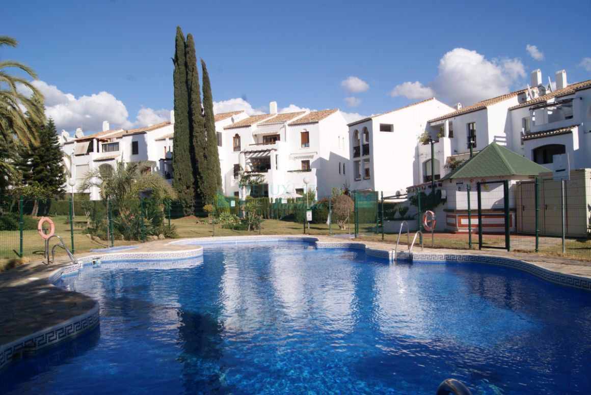 Apartment for sale in El Paraiso, Estepona
