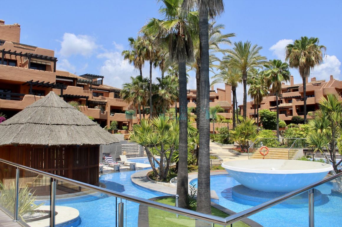 Penthouse for sale in Estepona