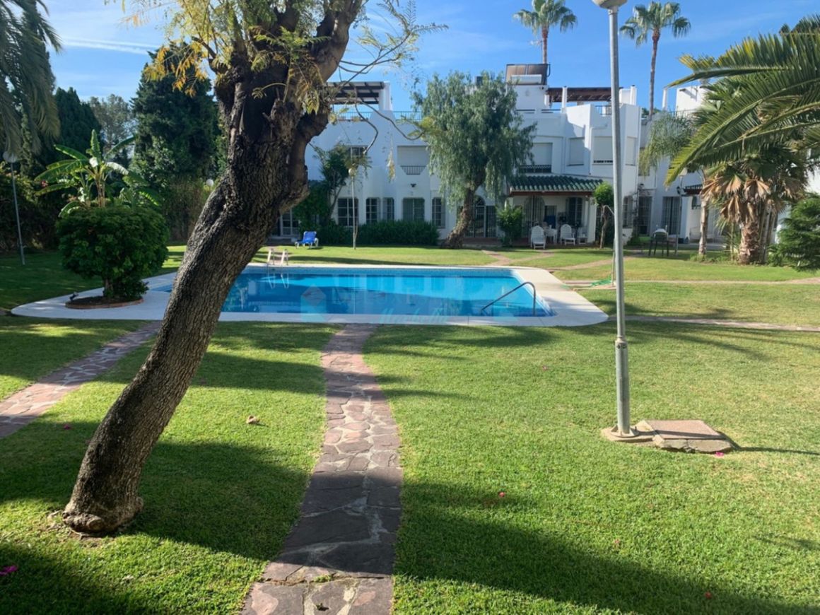 Town House for sale in Nueva Andalucia