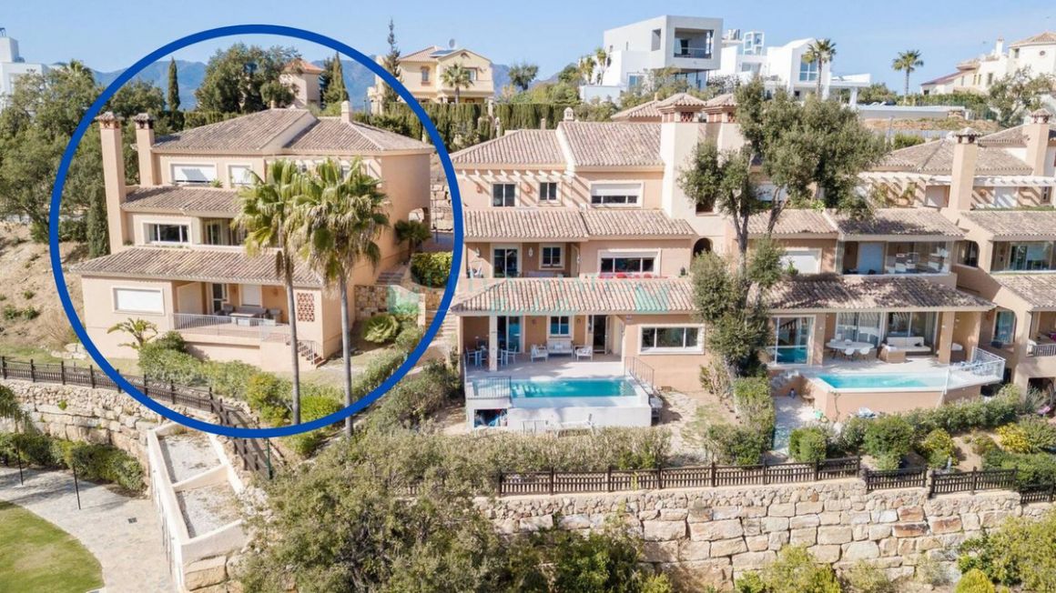 Apartamento Planta Baja en venta en  La Mairena, Marbella Este