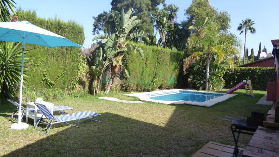Villa for sale in Estepona