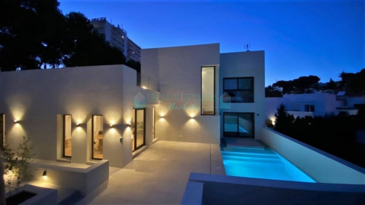 Villa for sale in La Campana, Nueva Andalucia
