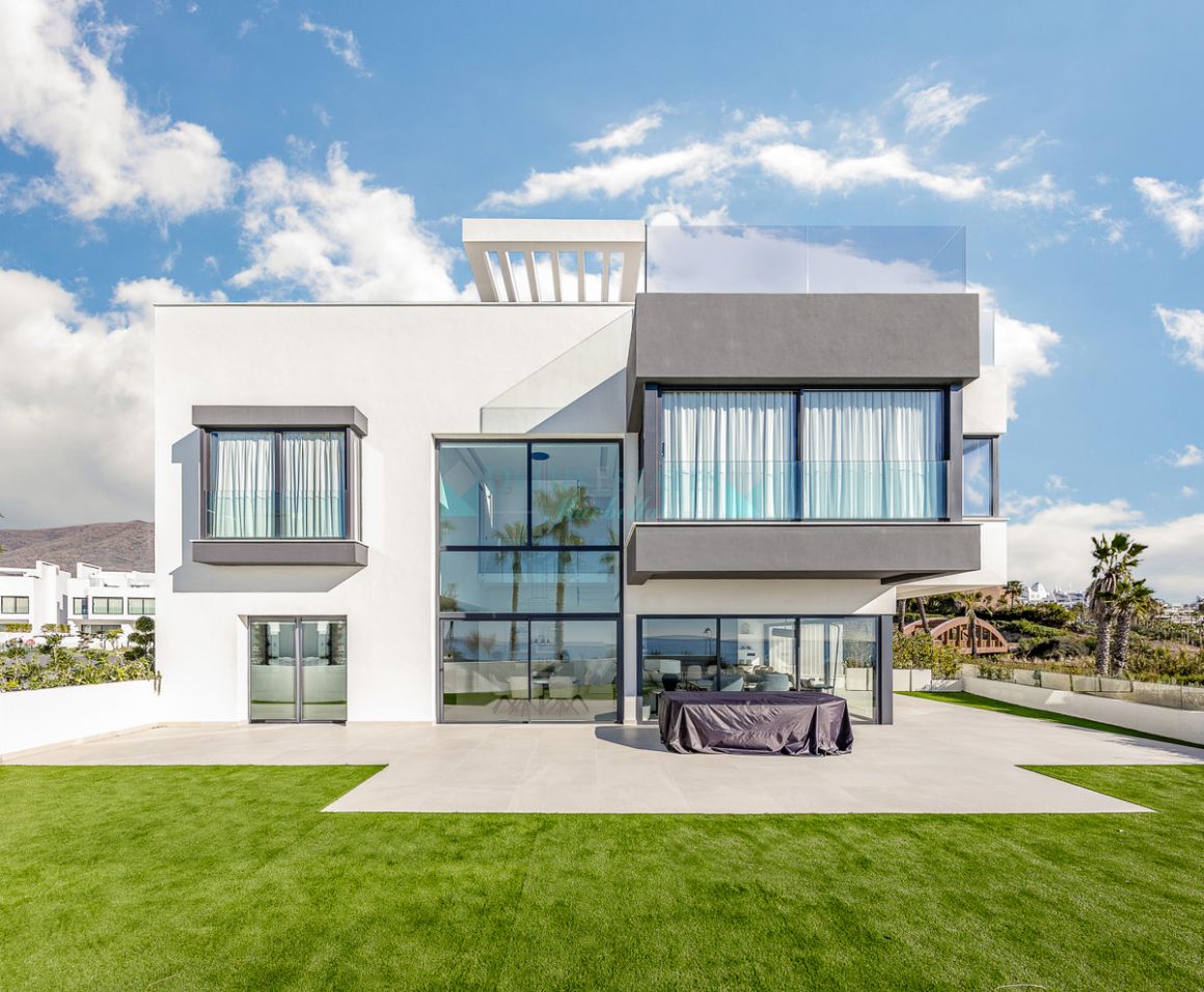 Semi Detached Villa for sale in Estepona