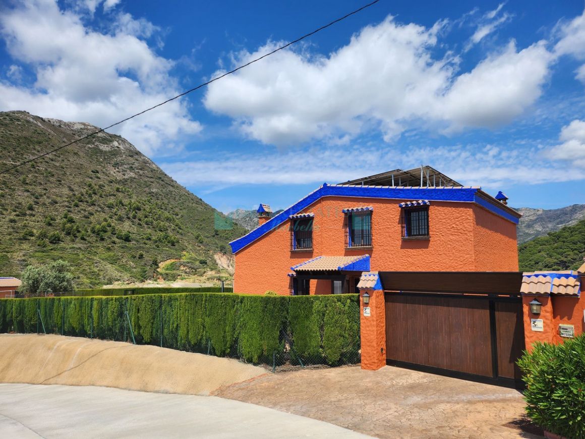 Villa for sale in Ojen