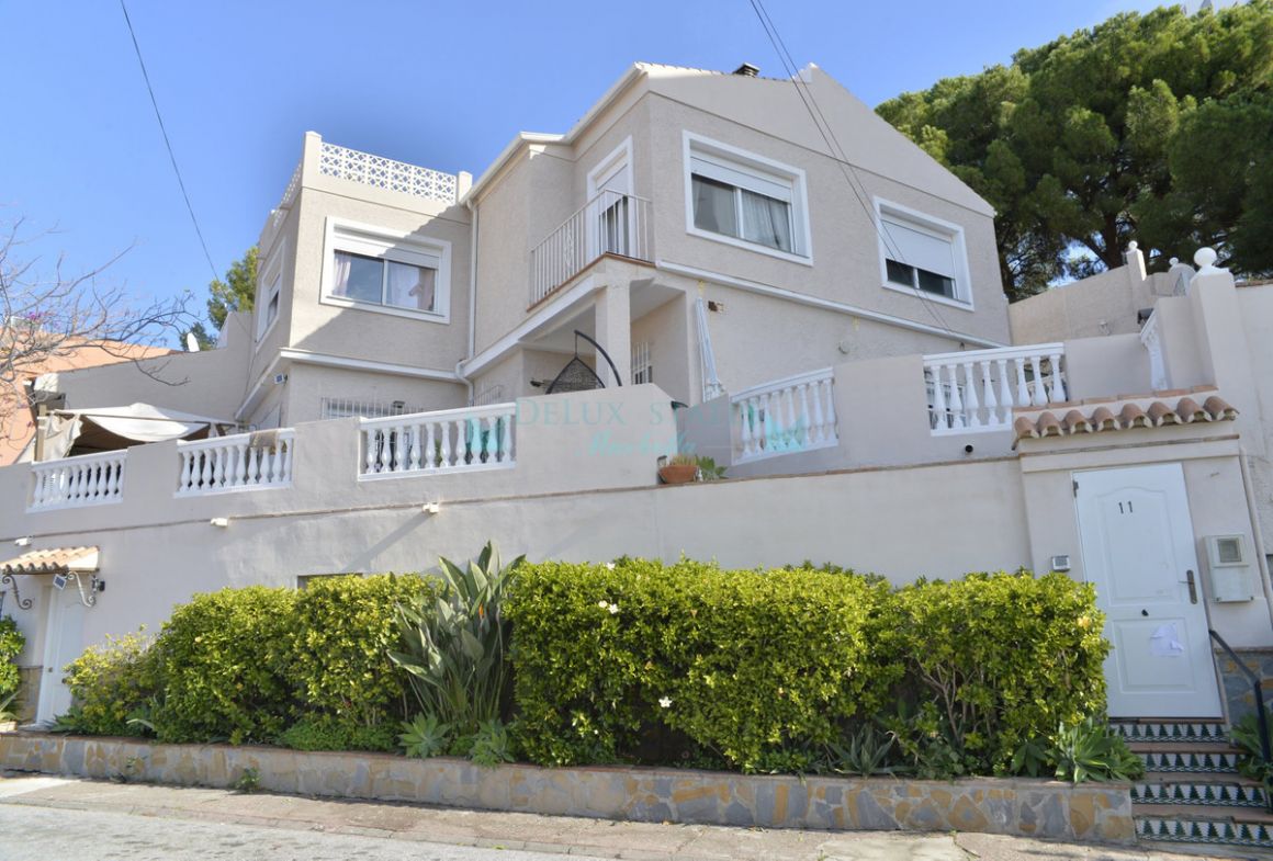 Semi Detached Villa for sale in Nueva Andalucia